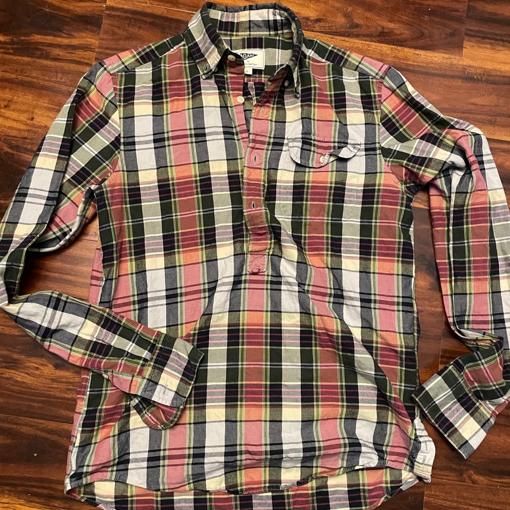 Mens Gant mid button casual shirt